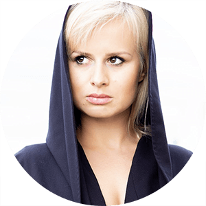 Aktorka Barbara Wypych pozująca do zdjęcia